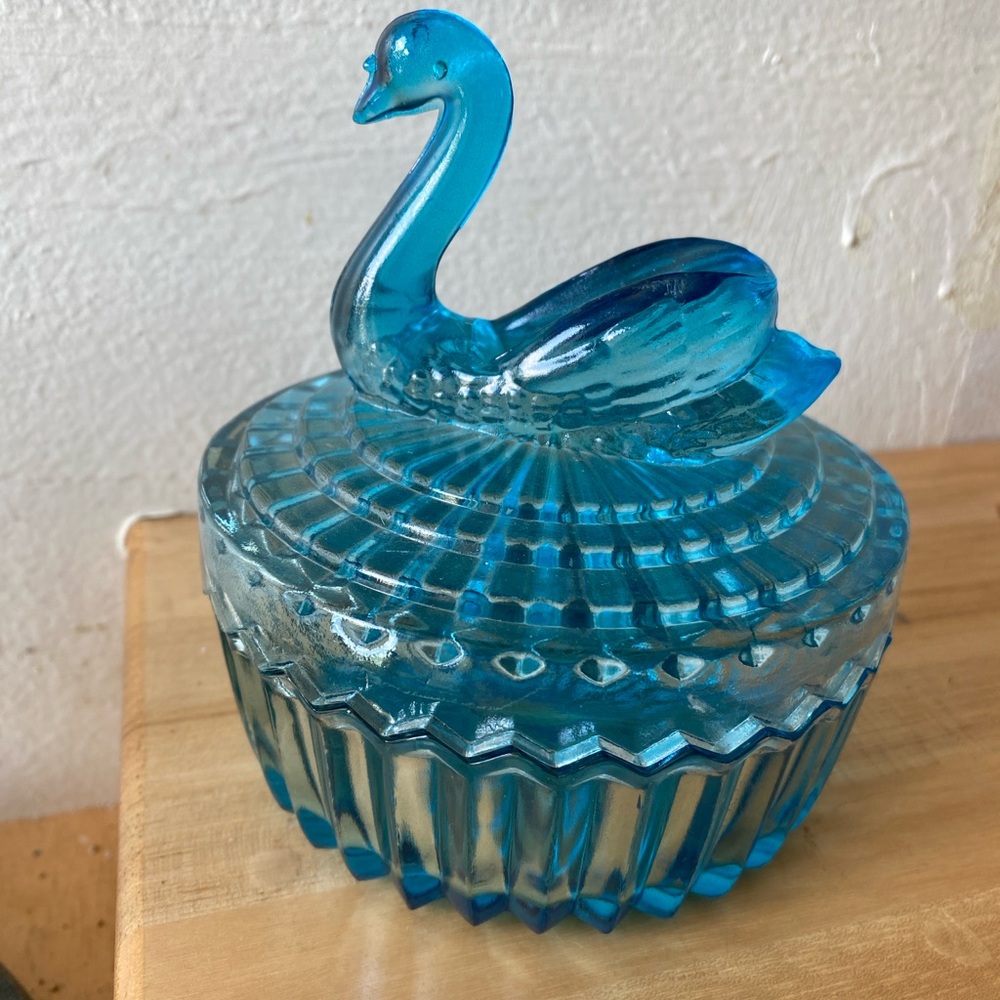 Jeanette Blue Glass Swan